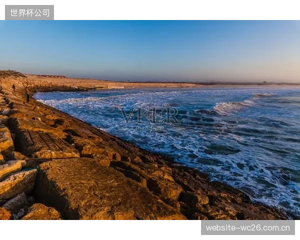 波兰国脚卡什以强悍的防守表现，为维拉的右路走廊筑起坚固屏障。